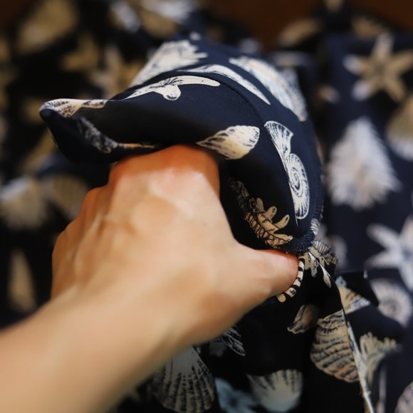 Vintage 80s | Seashell Wrap Top - Picture 6 of 8